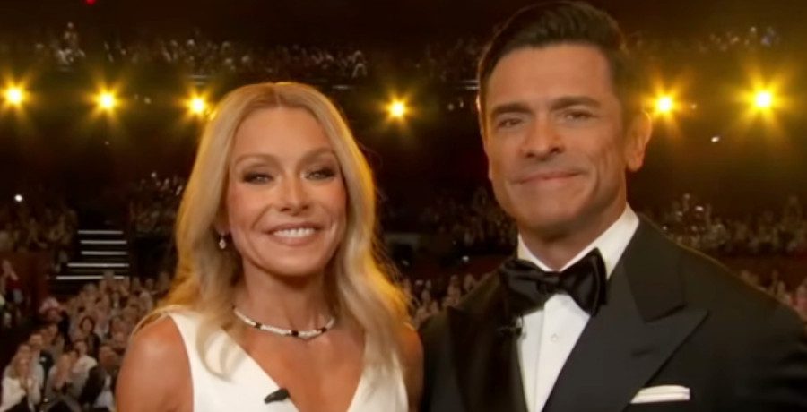'LIVE' Kelly Ripa and Mark Consuelos/Credit: YouTube