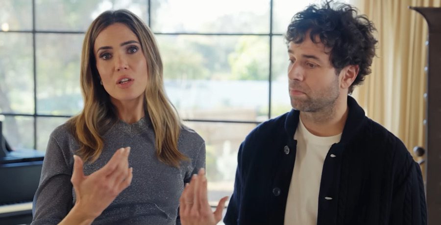 Mandy Moore, Taylor Goldsmith- YouTube