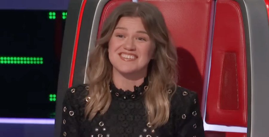 Kelly Clarkson/Credit: YouTube