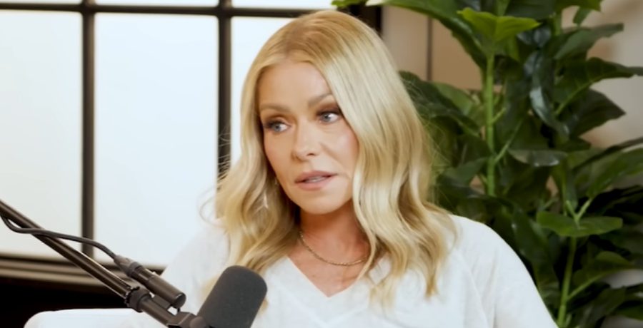 Kelly Ripa - YouTube