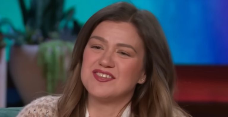 Kelly Clarkson YouTube