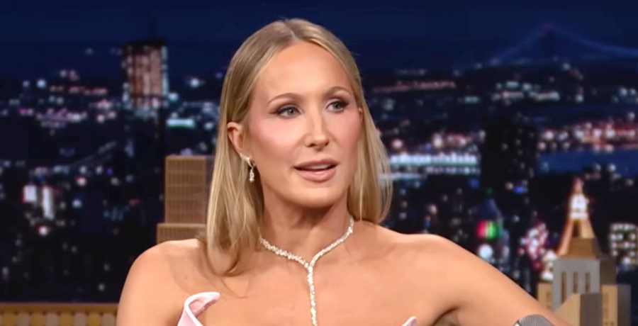 Nikki Glaser - YouTube