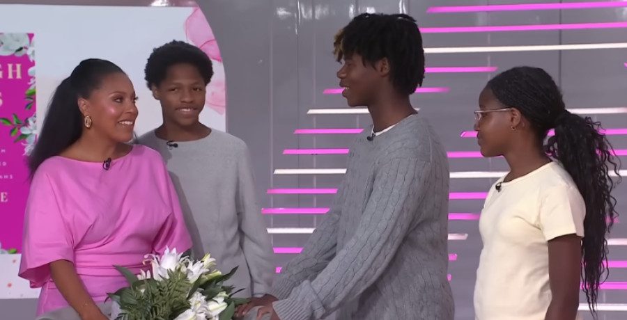 Sheinelle Jones' three kids surprise her/Credit: YouTube