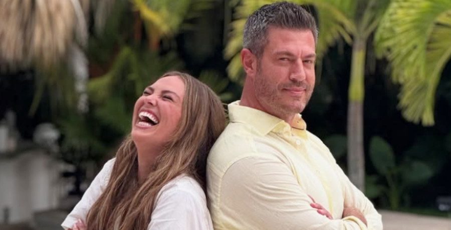 Hannah Brown and Jesse Palmer/Credit: YouTube