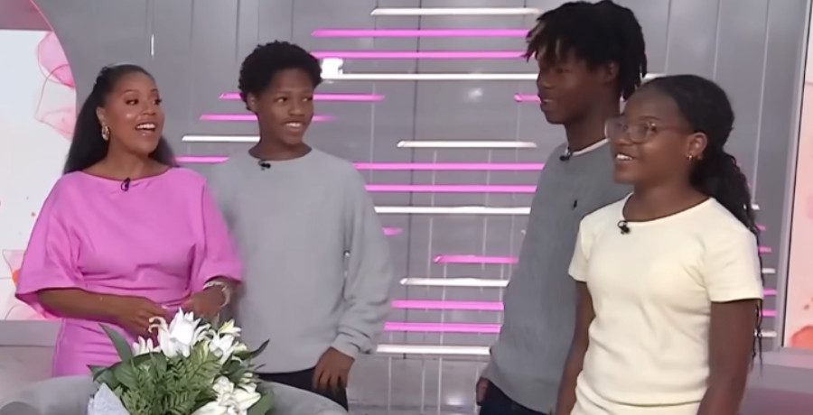 Sheinelle Jones and kids/Credit: YouTube