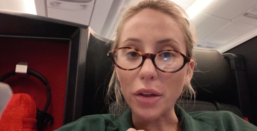 Alix Earle | Youtube