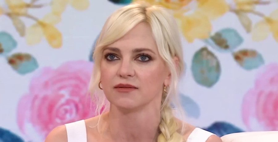 Anna Faris/Credit: YouTube