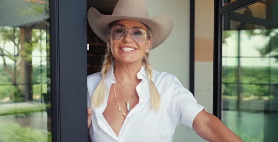 Yolanda Hadid- YouTube