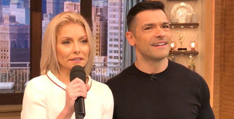 Kelly Ripa and Mark Consuelos/Credit: YouTube
