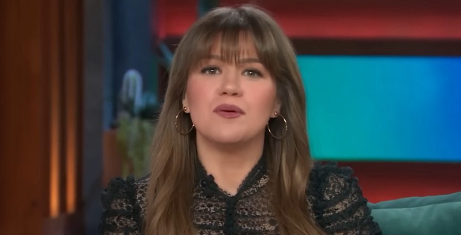 Kelly Clarkson- YouTube